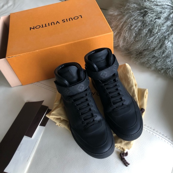 louis vuitton passenger sneaker boot